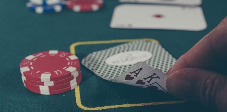 Tampilan utama tiketjepe bernuansa oranye